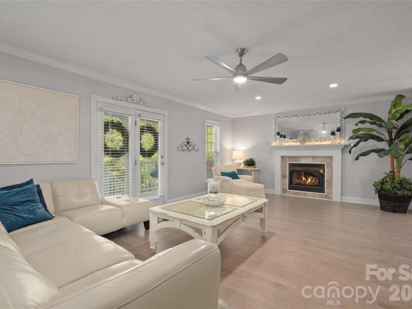 119 Friendly Lane, Asheville, NC 28806.  MLS# CAR4371085, YatesRealty ID 18861. 