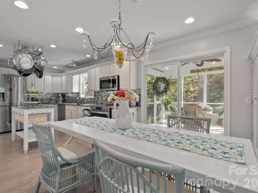 119 Friendly Lane, Asheville, NC 28806.  MLS# CAR4371085, YatesRealty ID 18861. 