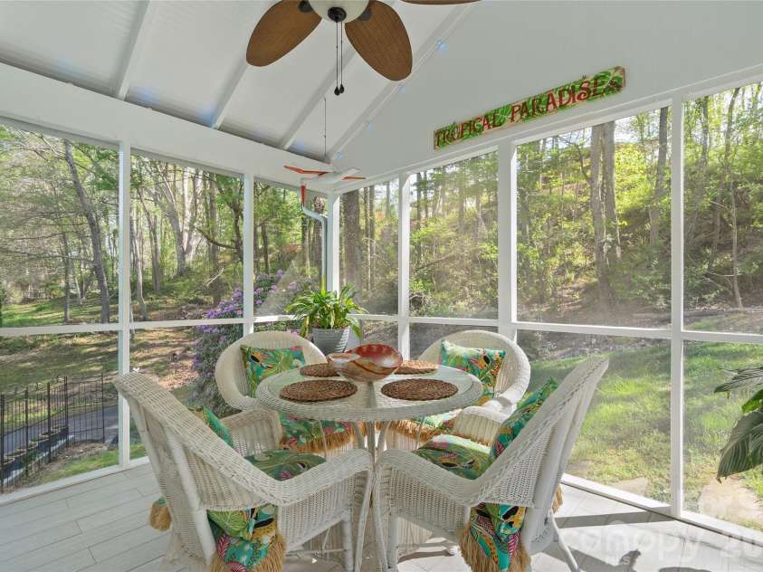 119 Friendly Lane, Asheville, NC 28806.  MLS# CAR4371085, YatesRealty ID 18861. 