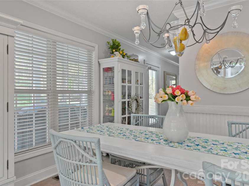 119 Friendly Lane, Asheville, NC 28806.  MLS# CAR4371085, YatesRealty ID 18861. 