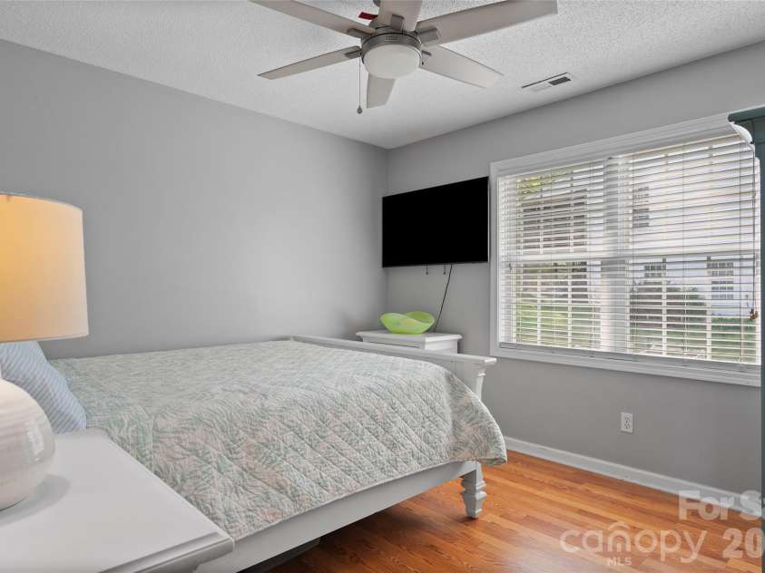 119 Friendly Lane, Asheville, NC 28806.  MLS# CAR4371085, YatesRealty ID 18861. 