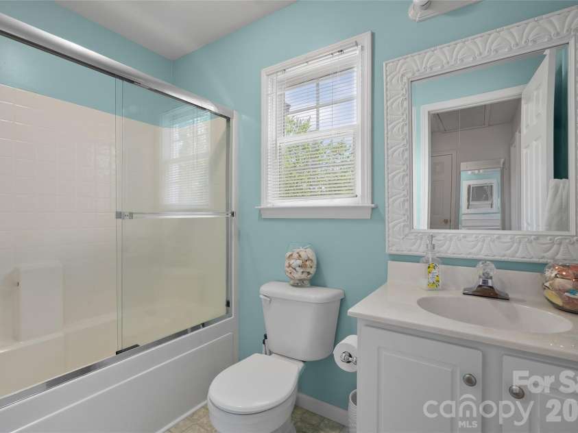 119 Friendly Lane, Asheville, NC 28806.  MLS# CAR4371085, YatesRealty ID 18861. 