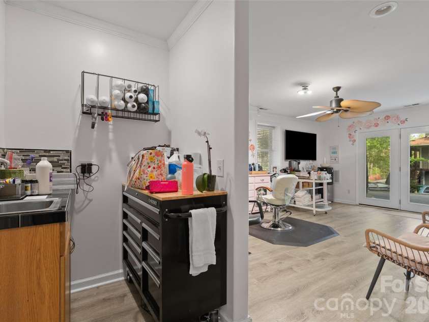 119 Friendly Lane, Asheville, NC 28806.  MLS# CAR4371085, YatesRealty ID 18861. 