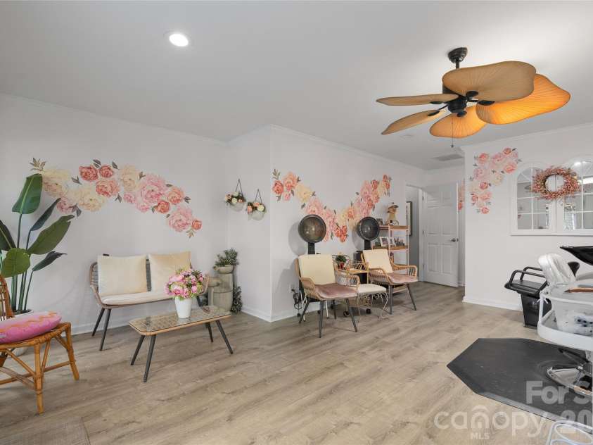 119 Friendly Lane, Asheville, NC 28806.  MLS# CAR4371085, YatesRealty ID 18861. 