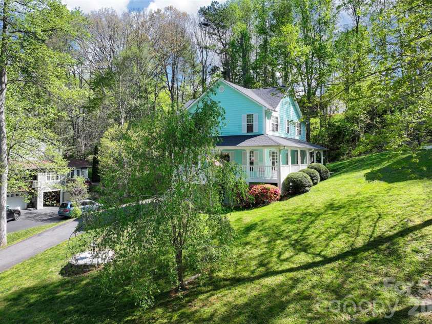119 Friendly Lane, Asheville, NC 28806.  MLS# CAR4371085, YatesRealty ID 18861. 