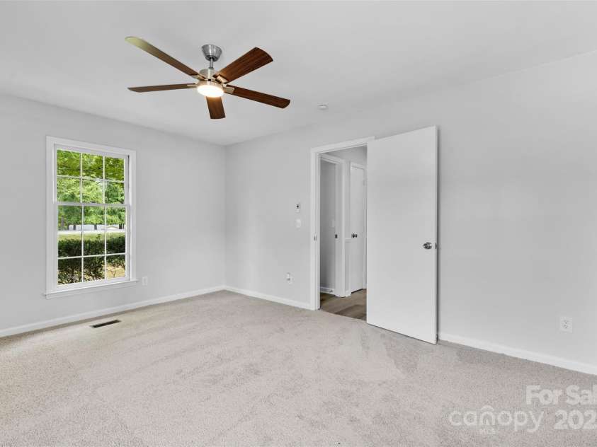 6412 Sullins Road, Charlotte, NC 28214.  MLS# CAR4259755, YatesRealty ID 18861. 