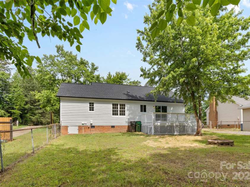 6412 Sullins Road, Charlotte, NC 28214.  MLS# CAR4259755, YatesRealty ID 18861. 