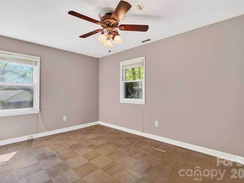 1511 Ormsby Court, Charlotte, NC 28211.  MLS# CAR4372919, YatesRealty ID 18862. 