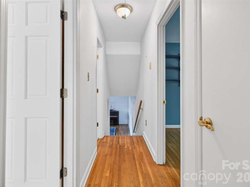 1511 Ormsby Court, Charlotte, NC 28211.  MLS# CAR4372919, YatesRealty ID 18862. 
