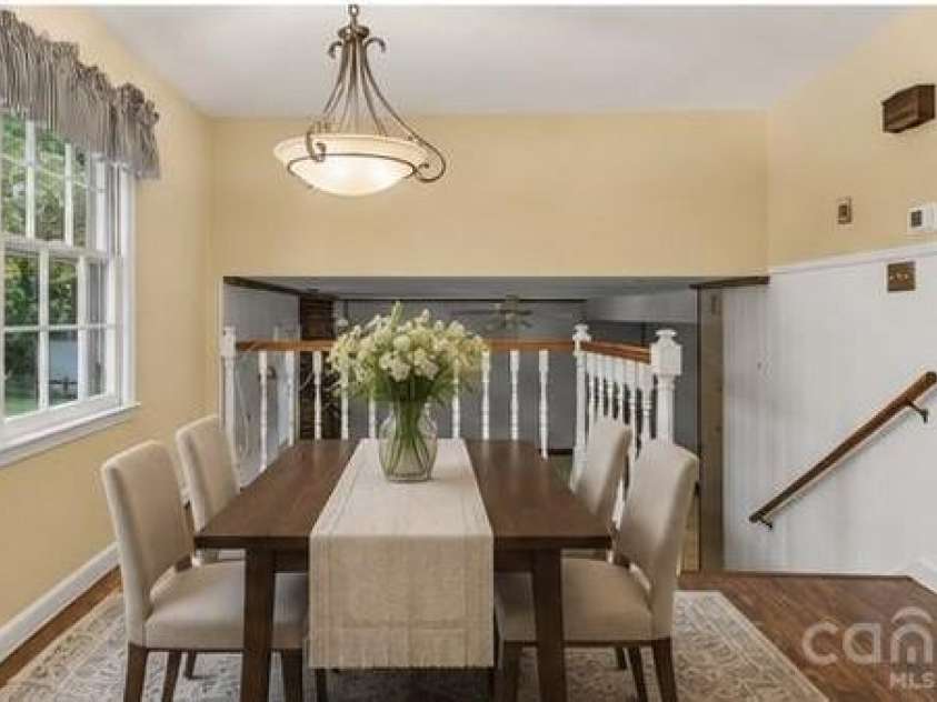 1511 Ormsby Court, Charlotte, NC 28211.  MLS# CAR4372919, YatesRealty ID 18862. Virtually staged