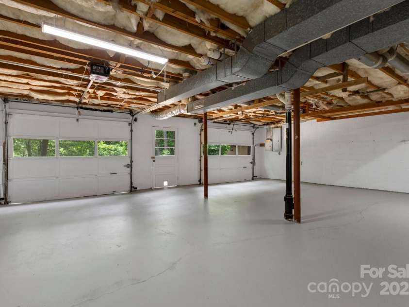 137 Flynn Branch Road, Asheville, NC 28804.  MLS# CAR4258132, YatesRealty ID 18863. Garage