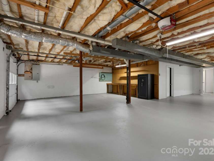 137 Flynn Branch Road, Asheville, NC 28804.  MLS# CAR4258132, YatesRealty ID 18863. Garage