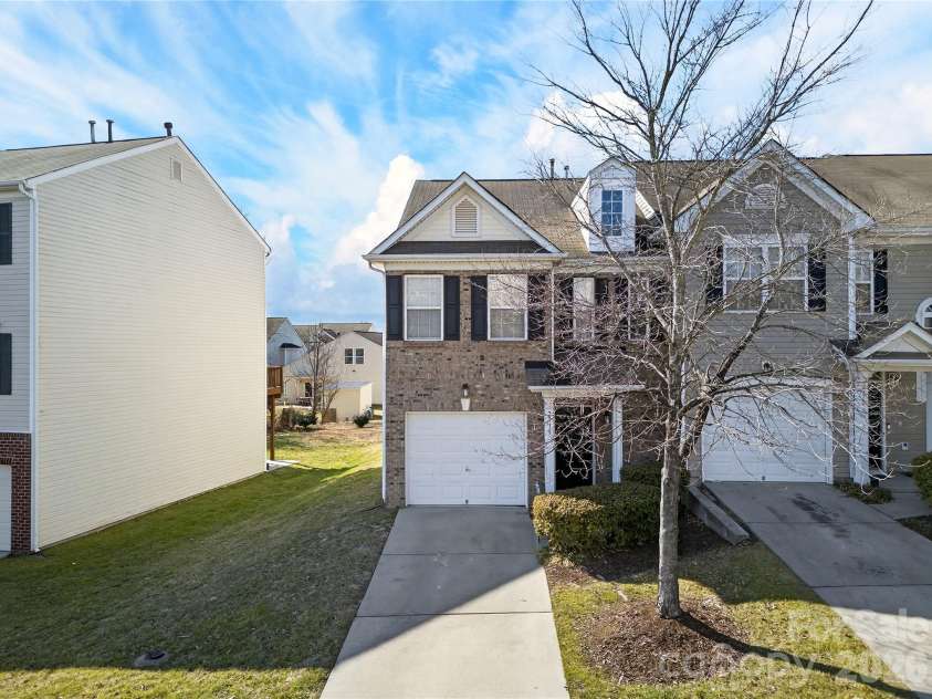 2715 Early Flight Drive, Charlotte, NC 28262.  MLS# CAR4345428, YatesRealty ID 18863. 