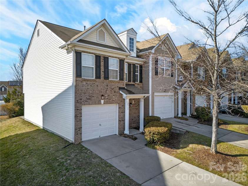 2715 Early Flight Drive, Charlotte, NC 28262.  MLS# CAR4345428, YatesRealty ID 18863. 