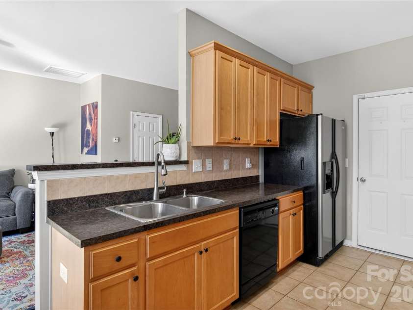 2715 Early Flight Drive, Charlotte, NC 28262.  MLS# CAR4345428, YatesRealty ID 18863. 