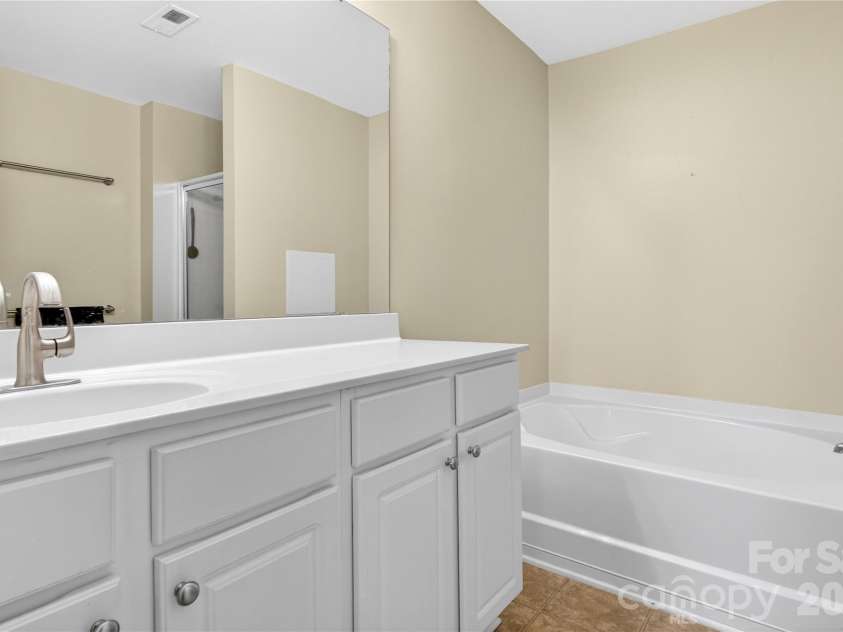 2715 Early Flight Drive, Charlotte, NC 28262.  MLS# CAR4345428, YatesRealty ID 18863. 