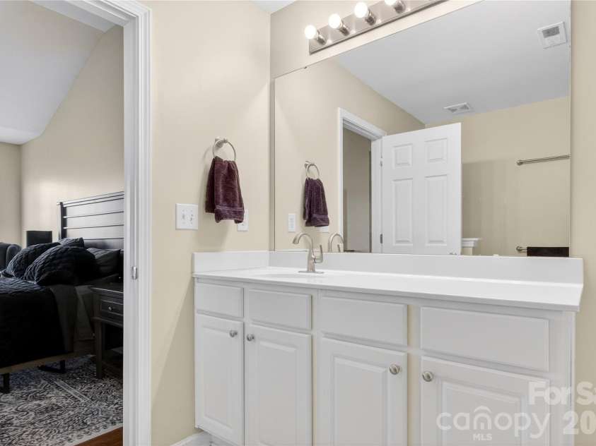 2715 Early Flight Drive, Charlotte, NC 28262.  MLS# CAR4345428, YatesRealty ID 18863. 