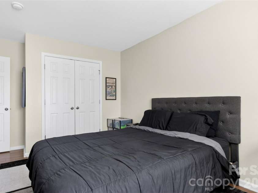 2715 Early Flight Drive, Charlotte, NC 28262.  MLS# CAR4345428, YatesRealty ID 18863. 