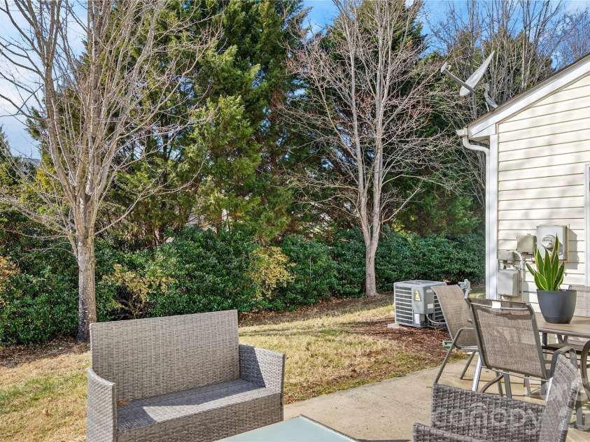 2715 Early Flight Drive, Charlotte, NC 28262.  MLS# CAR4345428, YatesRealty ID 18863. 