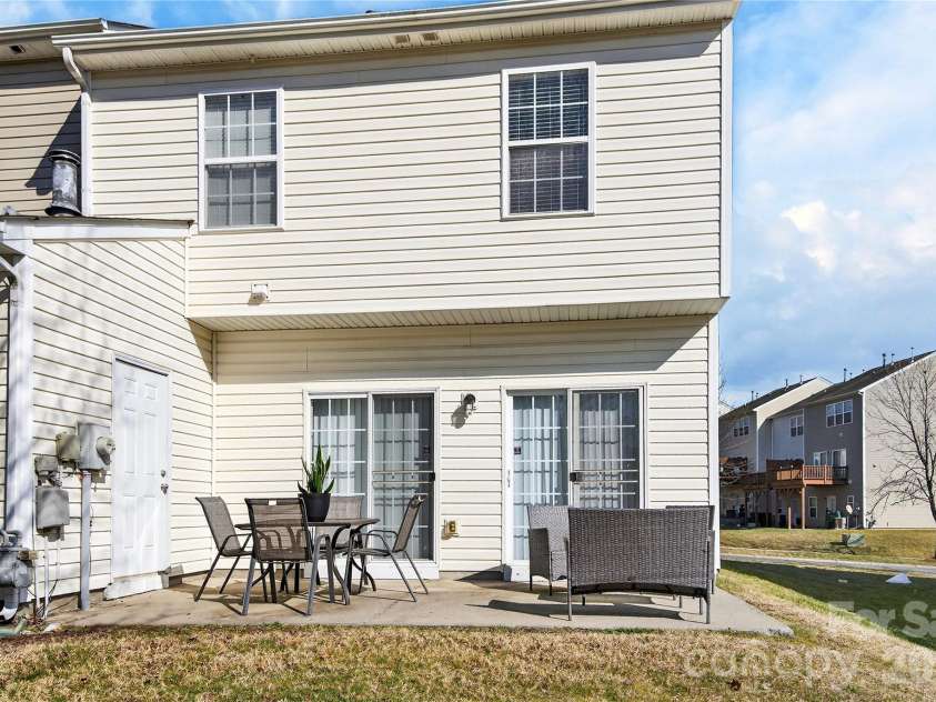 2715 Early Flight Drive, Charlotte, NC 28262.  MLS# CAR4345428, YatesRealty ID 18863. 
