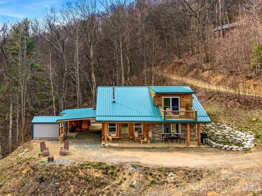 131 White Oak Way, Hot Springs, NC 28743.  MLS# CAR4403627, YatesRealty ID 18864. 