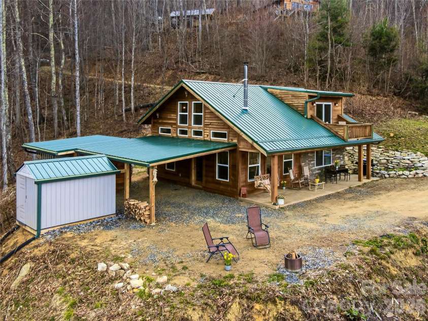 131 White Oak Way, Hot Springs, NC 28743.  MLS# CAR4403627, YatesRealty ID 18864. 