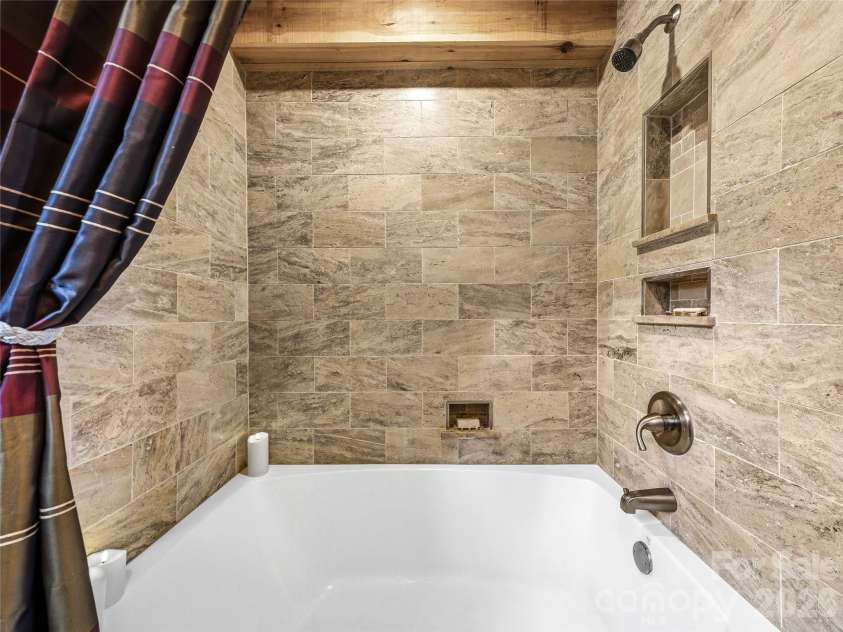 131 White Oak Way, Hot Springs, NC 28743.  MLS# CAR4403627, YatesRealty ID 18864. 