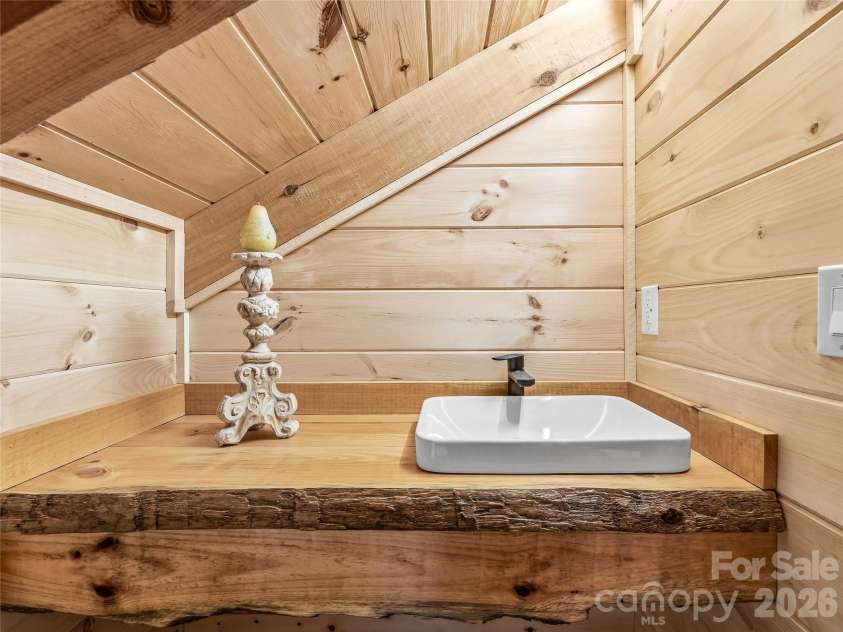 131 White Oak Way, Hot Springs, NC 28743.  MLS# CAR4403627, YatesRealty ID 18864. 