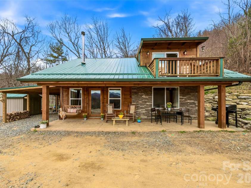 131 White Oak Way, Hot Springs, NC 28743.  MLS# CAR4403627, YatesRealty ID 18864. 
