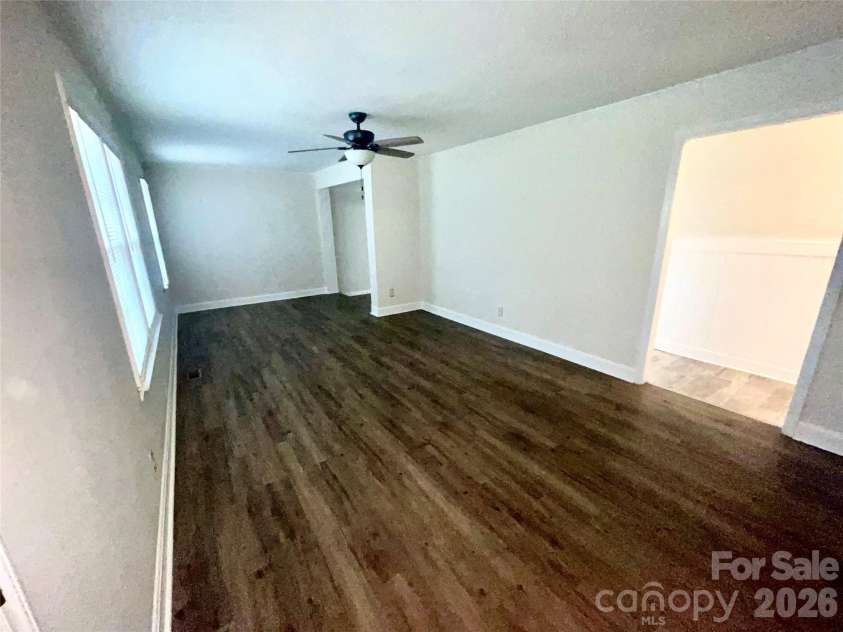 3200 Markland Drive, Charlotte, NC 28208.  MLS# CAR4371589, YatesRealty ID 18865. 
