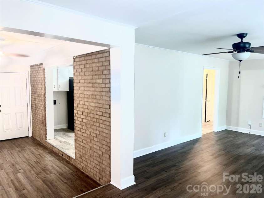 3200 Markland Drive, Charlotte, NC 28208.  MLS# CAR4371589, YatesRealty ID 18865. 