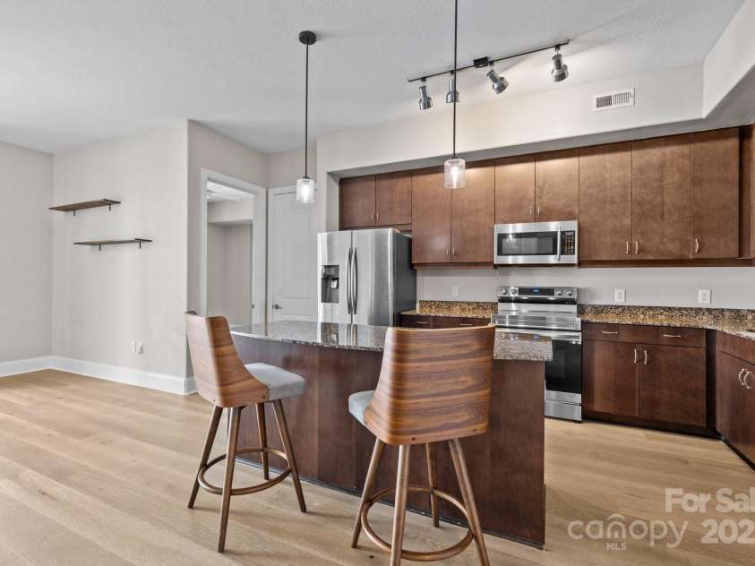 4625 Piedmont Row Drive, Charlotte, NC 28210.  MLS# CAR4275567, YatesRealty ID 18865. 