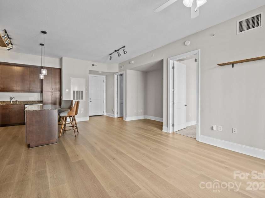 4625 Piedmont Row Drive, Charlotte, NC 28210.  MLS# CAR4275567, YatesRealty ID 18865. 