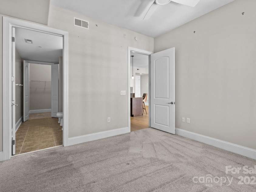 4625 Piedmont Row Drive, Charlotte, NC 28210.  MLS# CAR4275567, YatesRealty ID 18865. 