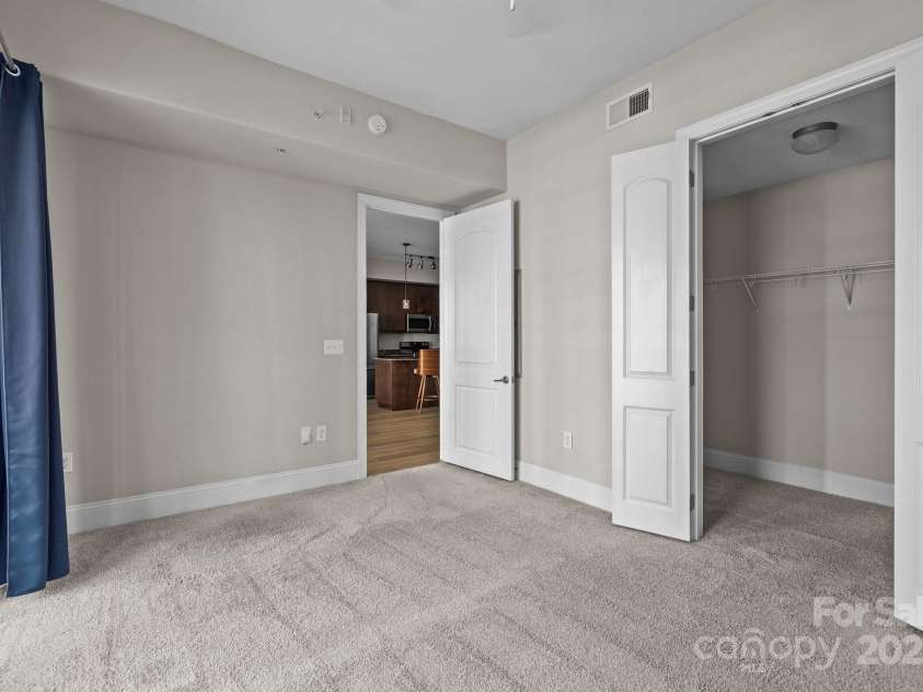 4625 Piedmont Row Drive, Charlotte, NC 28210.  MLS# CAR4275567, YatesRealty ID 18865. 