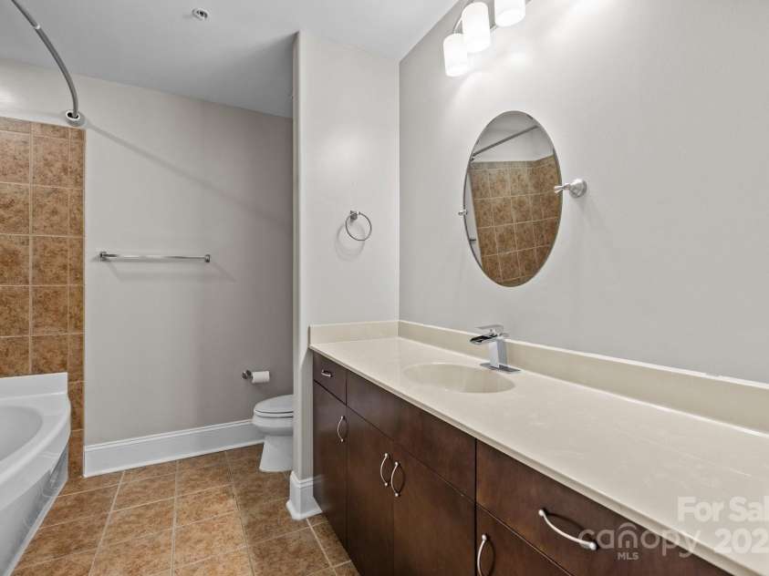 4625 Piedmont Row Drive, Charlotte, NC 28210.  MLS# CAR4275567, YatesRealty ID 18865. 