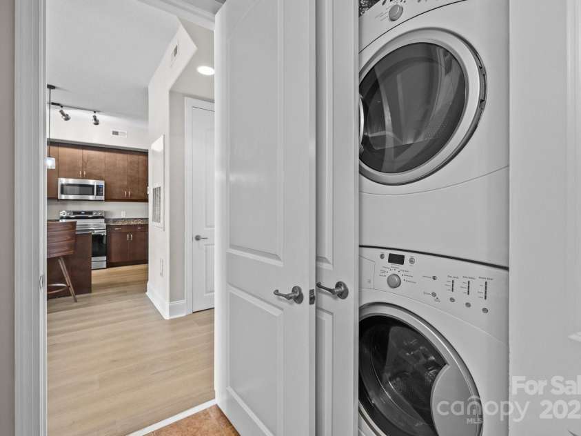 4625 Piedmont Row Drive, Charlotte, NC 28210.  MLS# CAR4275567, YatesRealty ID 18865. 