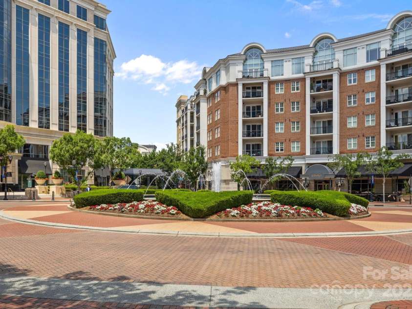 4625 Piedmont Row Drive, Charlotte, NC 28210.  MLS# CAR4275567, YatesRealty ID 18865. 