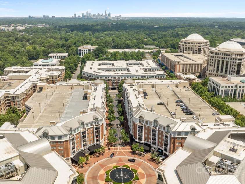 4625 Piedmont Row Drive, Charlotte, NC 28210.  MLS# CAR4275567, YatesRealty ID 18865. 