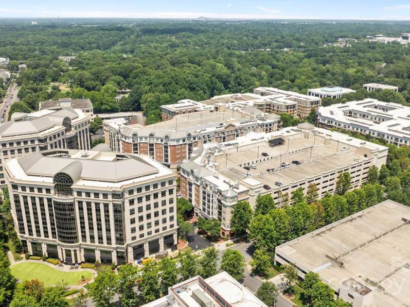 4625 Piedmont Row Drive, Charlotte, NC 28210.  MLS# CAR4275567, YatesRealty ID 18865. 