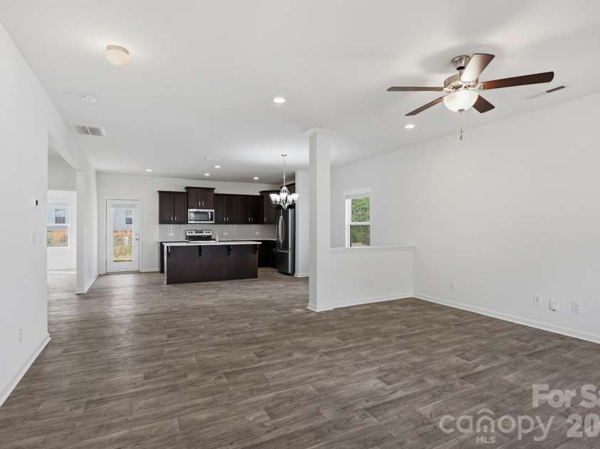 4225 Stockbrook Drive, Charlotte, NC 28215.  MLS# CAR4366058, YatesRealty ID 18866. 