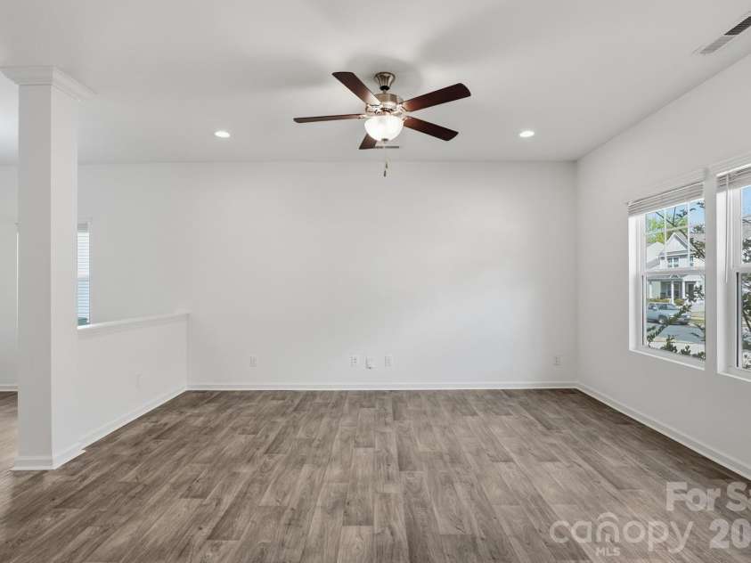 4225 Stockbrook Drive, Charlotte, NC 28215.  MLS# CAR4366058, YatesRealty ID 18866. 