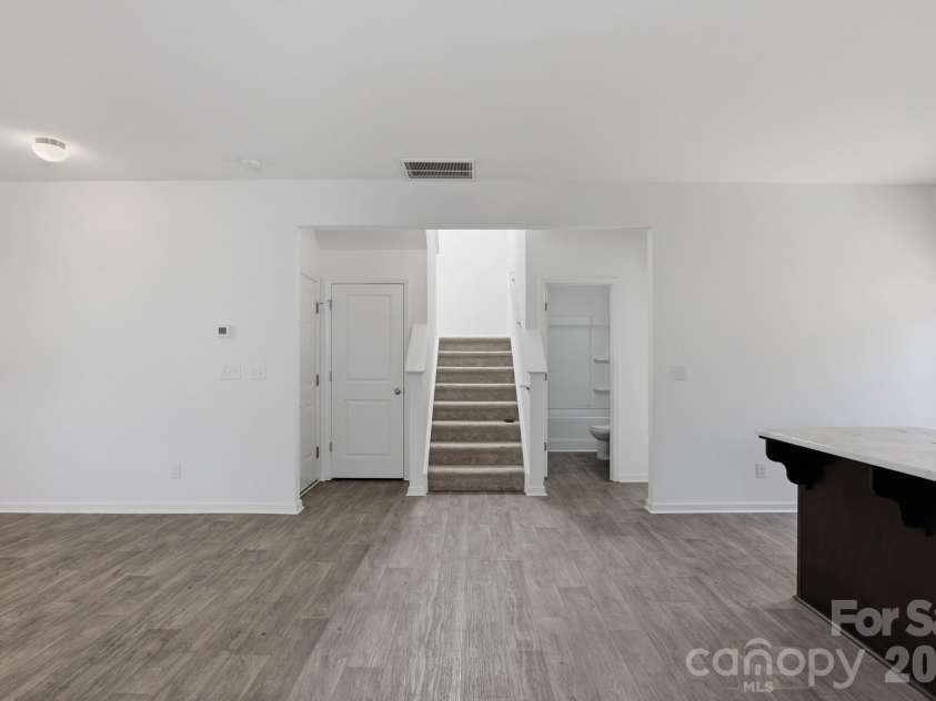 4225 Stockbrook Drive, Charlotte, NC 28215.  MLS# CAR4366058, YatesRealty ID 18866. 