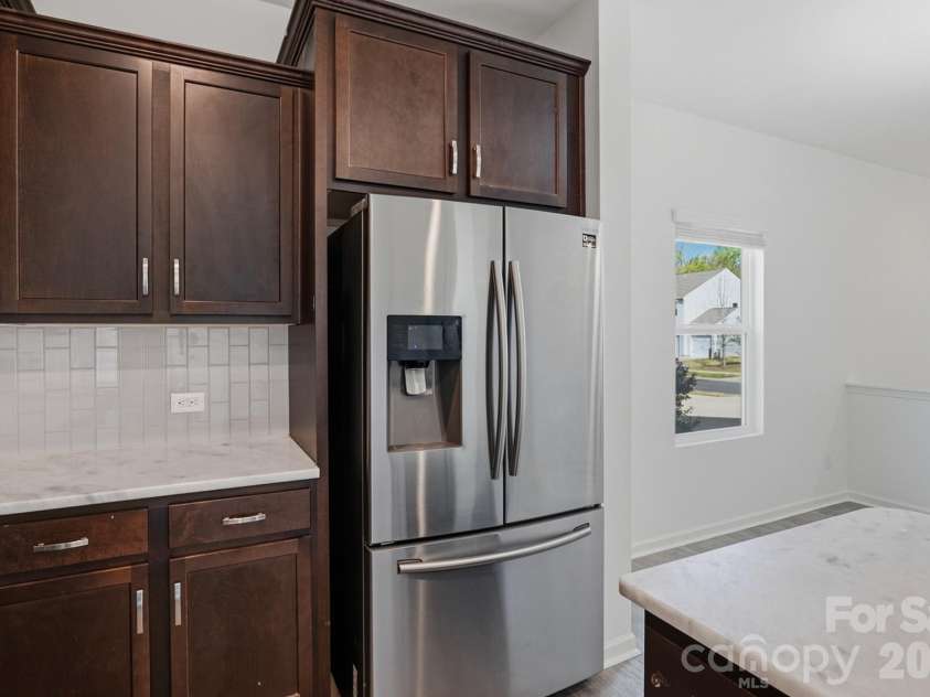 4225 Stockbrook Drive, Charlotte, NC 28215.  MLS# CAR4366058, YatesRealty ID 18866. 