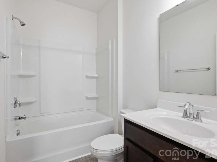 4225 Stockbrook Drive, Charlotte, NC 28215.  MLS# CAR4366058, YatesRealty ID 18866. 