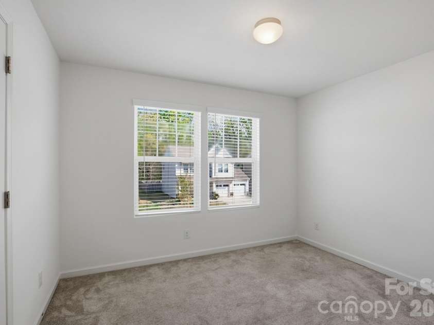 4225 Stockbrook Drive, Charlotte, NC 28215.  MLS# CAR4366058, YatesRealty ID 18866. 