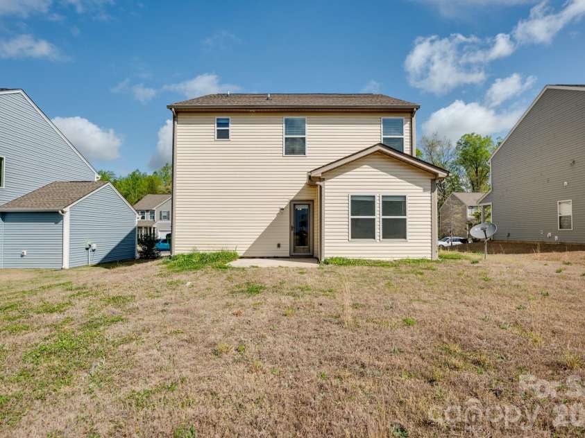 4225 Stockbrook Drive, Charlotte, NC 28215.  MLS# CAR4366058, YatesRealty ID 18866. 