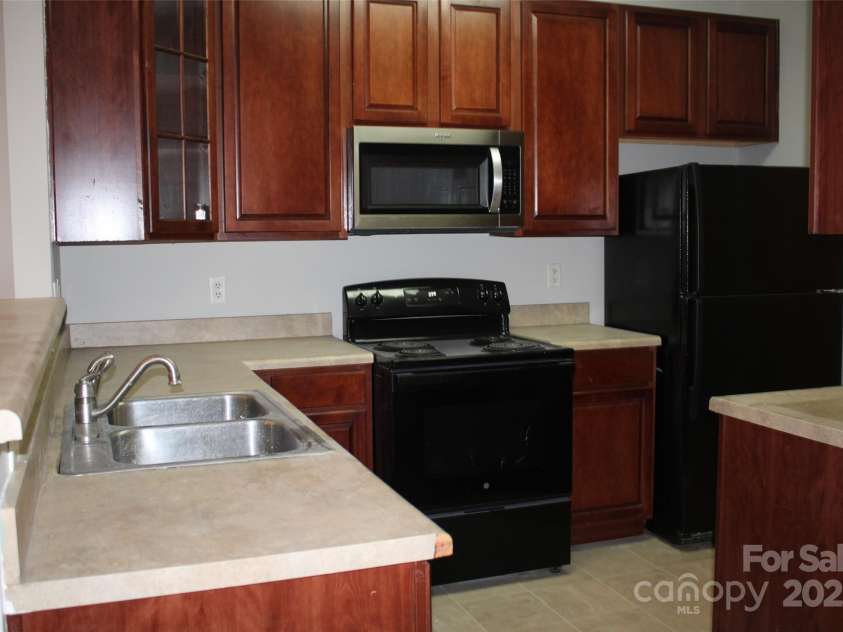 9823 Hyde Glen Court, Charlotte, NC 28262.  MLS# CAR4268137, YatesRealty ID 18866. 