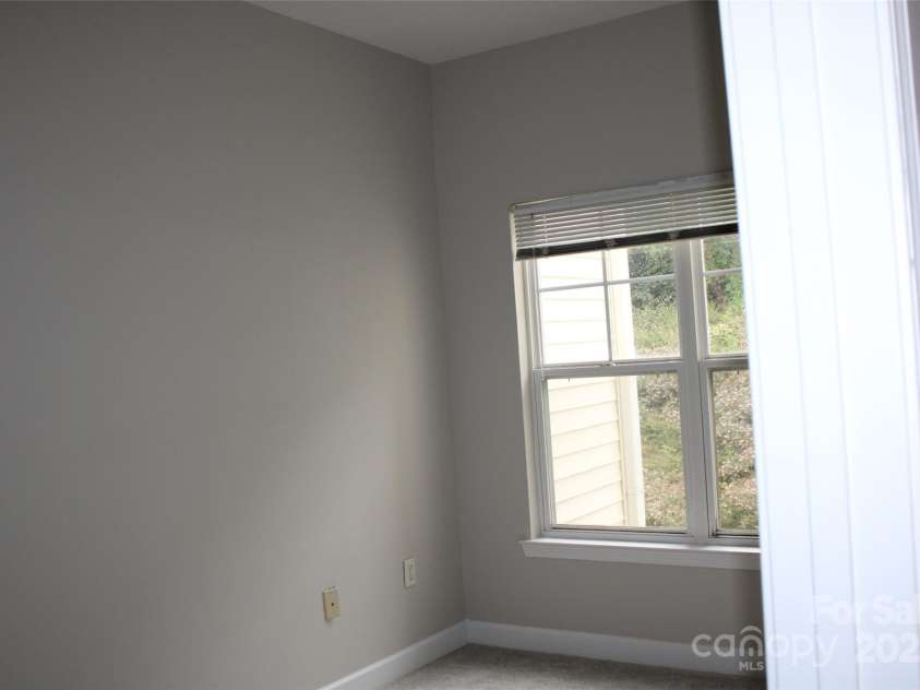 9823 Hyde Glen Court, Charlotte, NC 28262.  MLS# CAR4268137, YatesRealty ID 18866. 