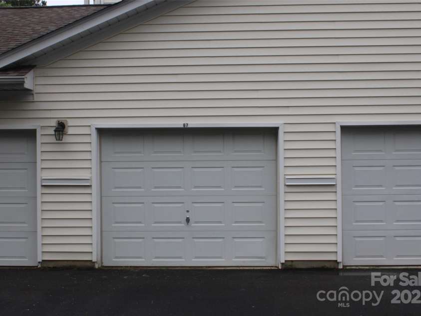 9823 Hyde Glen Court, Charlotte, NC 28262.  MLS# CAR4268137, YatesRealty ID 18866. 